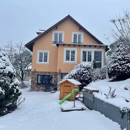 Dum V Hlasne Trebani Villa Hlasna Treban